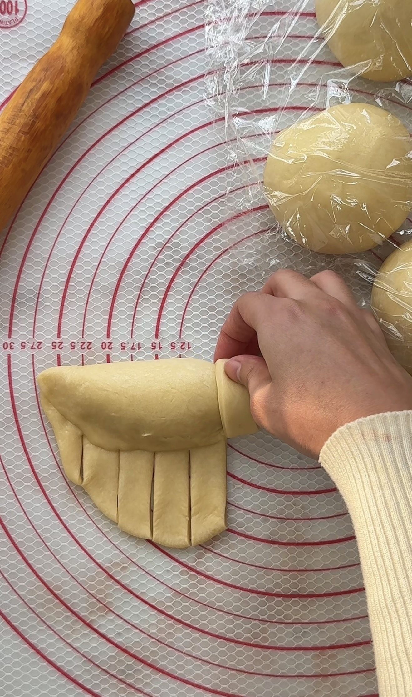 nutella brioche rolls shaping